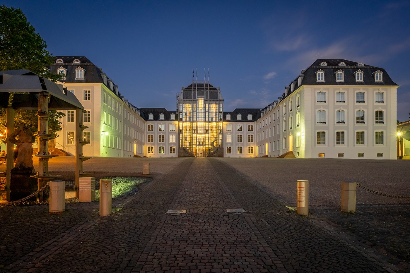 Saarbrücker Schloss mit Brunnen